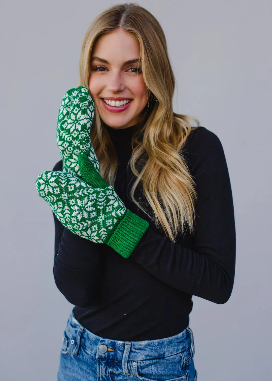 White Snowflake Patterned Mittens